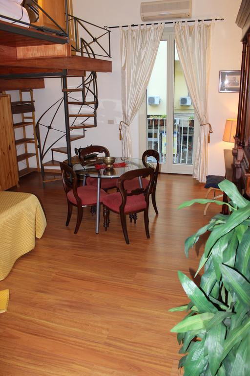 Guide Tour Apartments เนเปิลส์ ภายนอก รูปภาพ