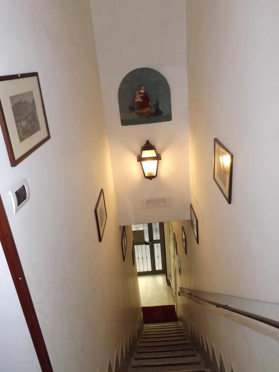 Guide Tour Apartments เนเปิลส์ ภายนอก รูปภาพ